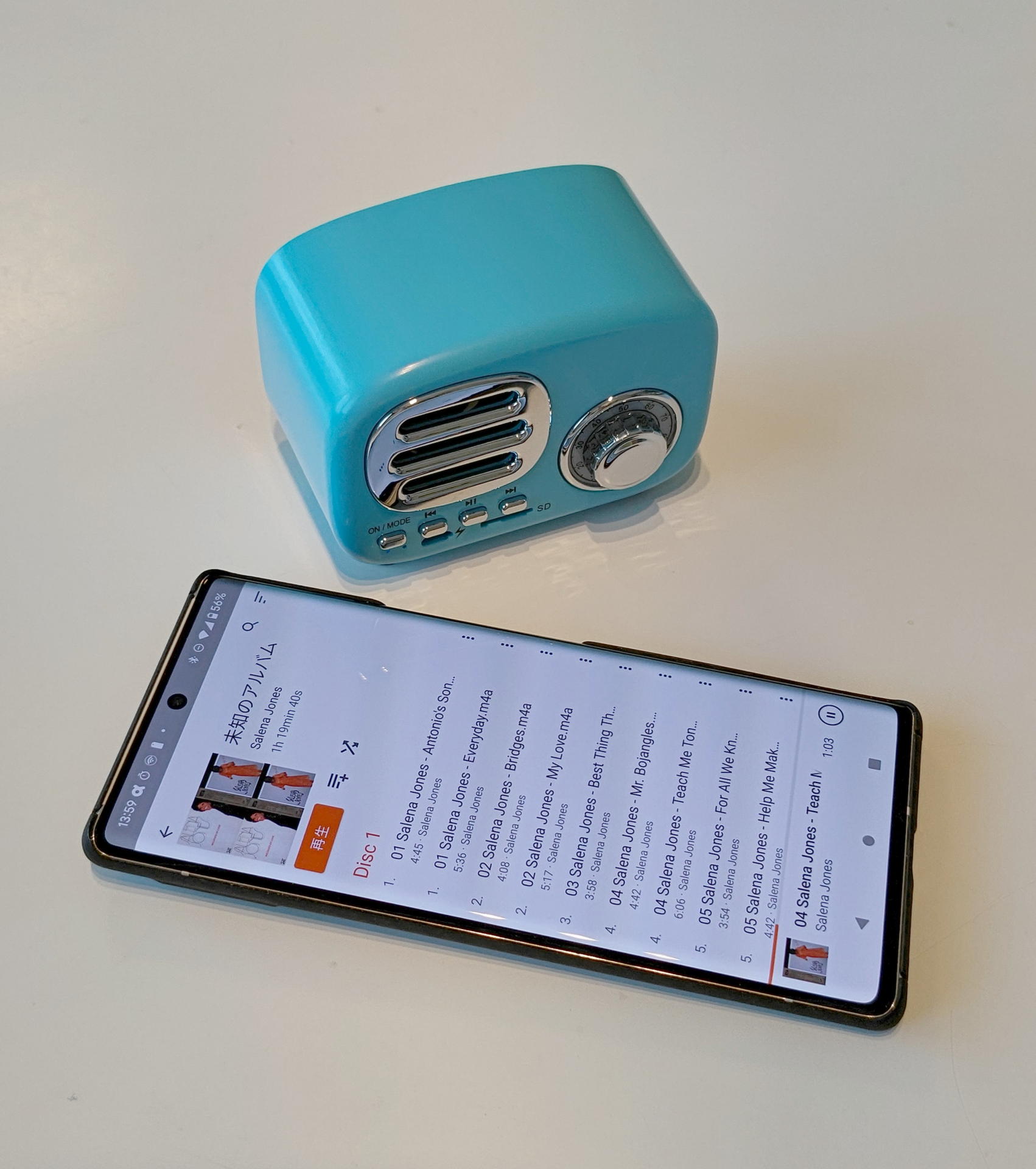 音楽記録フォーマットやmicroSD容量による物理的限界も気にせずに利用できるのでBlutooth再生がレトロBLEスピーカーにとってはベストだろう