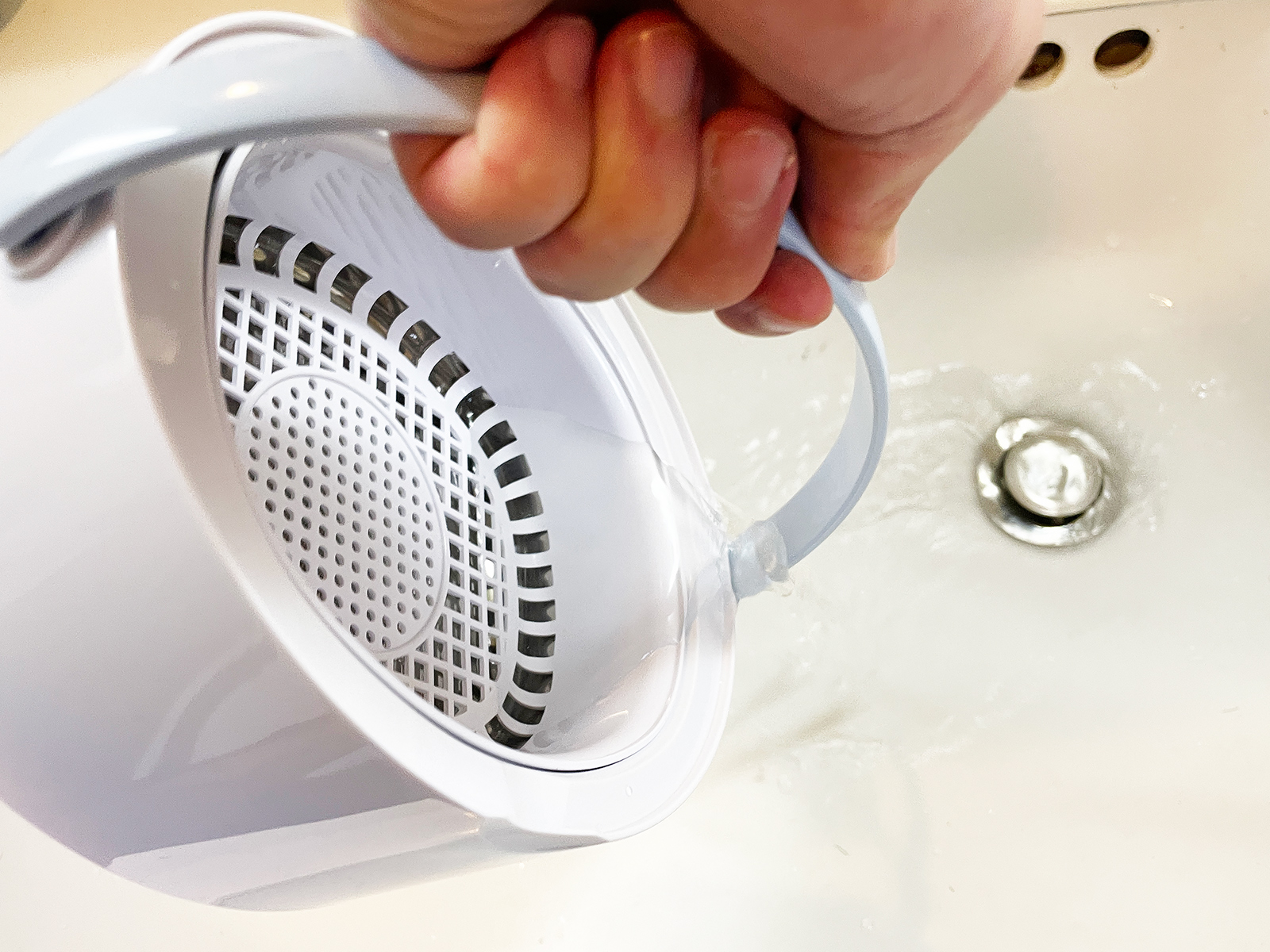 何気に面倒くさい水の汲み捨てが楽に行えます。