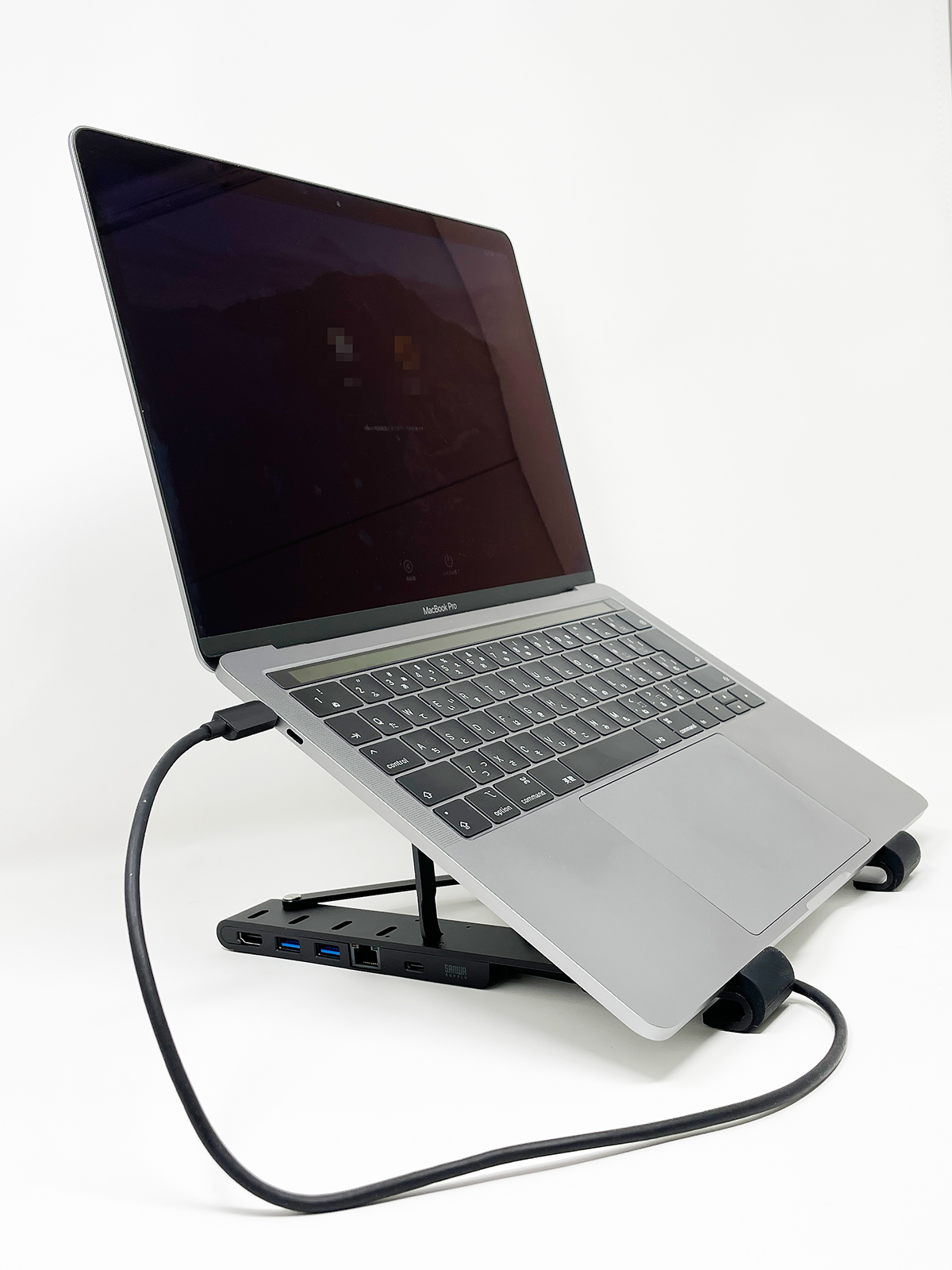 HDMIポート×1、LANポート×1、USB3.2 Gen1ポート×2、PD対応のUSB Type-Cポートを備えています。