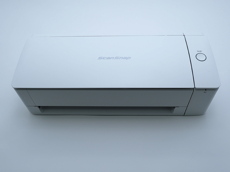 コンパクトな万能イメージスキャナー、PFU「ScanSnap iX1300」
