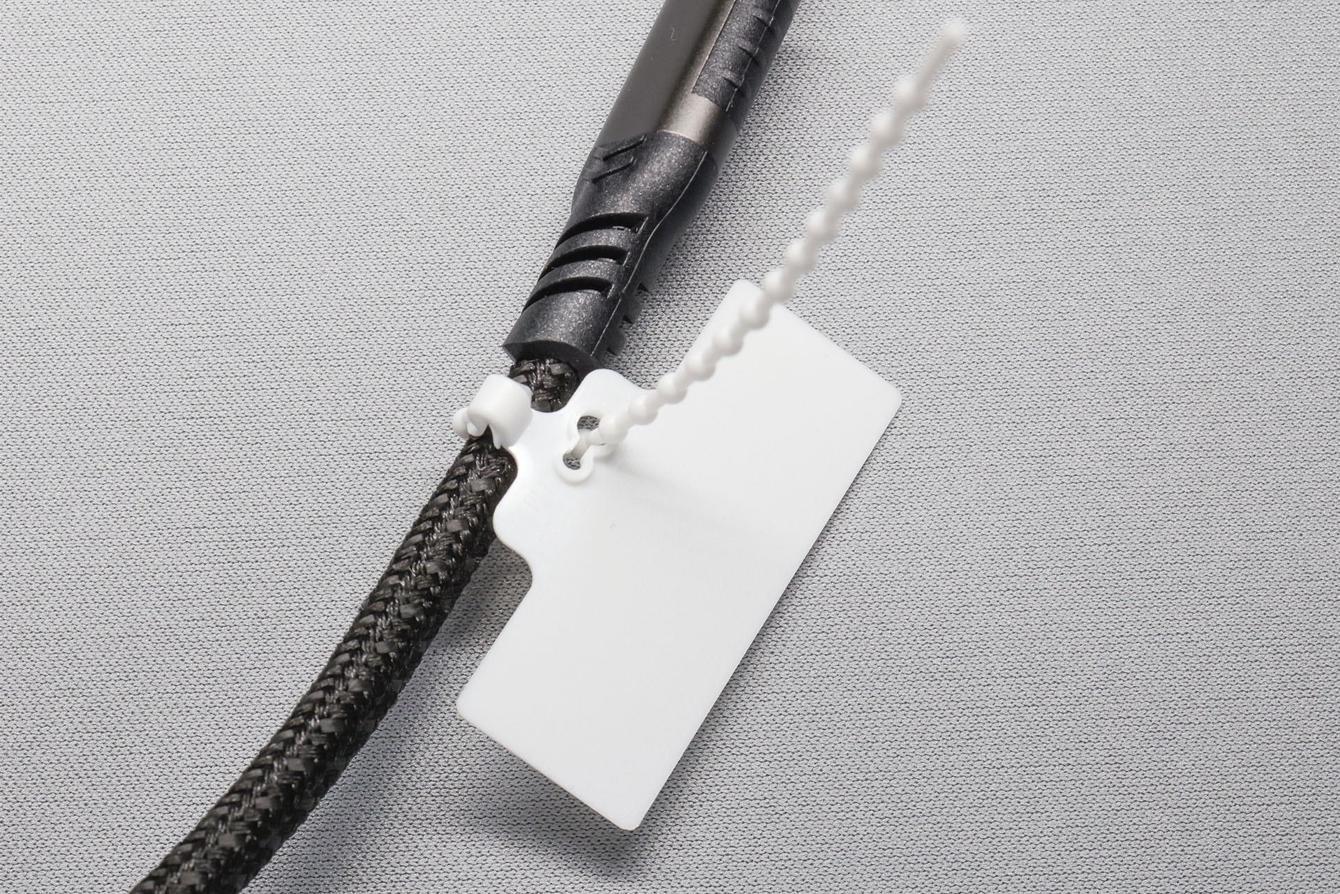 ワイヤーを必要なだけ手前に引く。