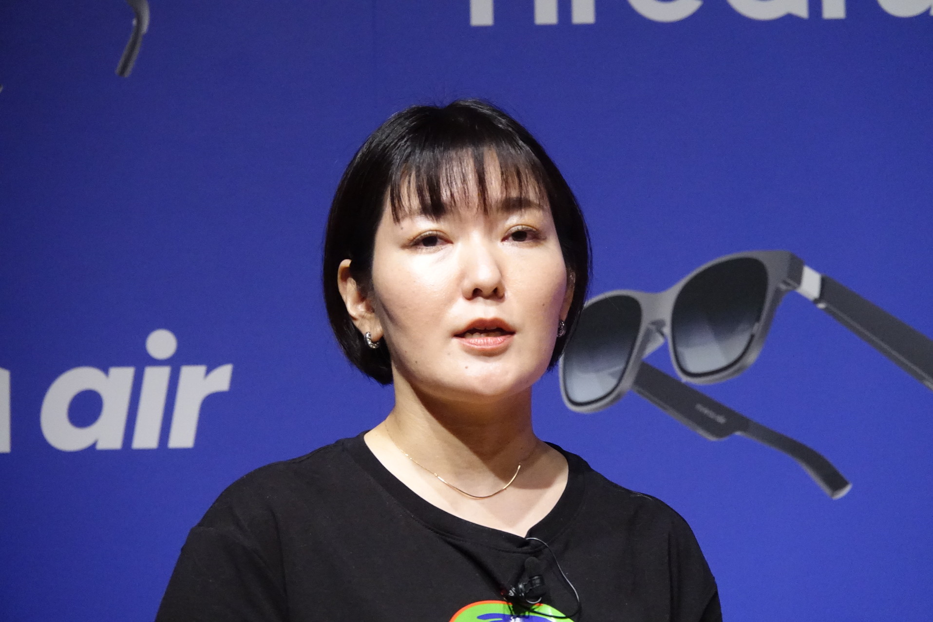 左＝日本Nreal　呂氏。右＝同 下高原沙也佳氏