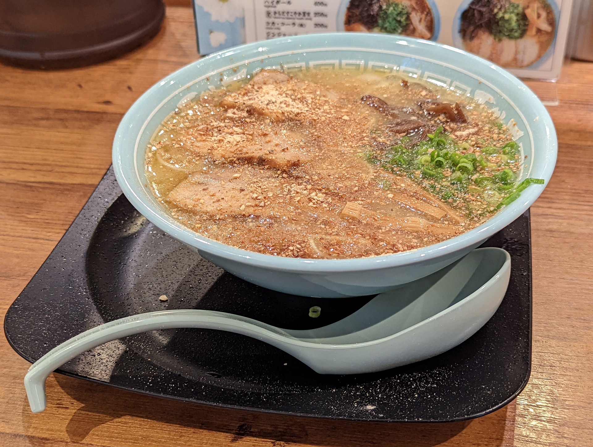 最近、東京駅に出張店舗を出していた熊本の人気ラーメン店「天外天」