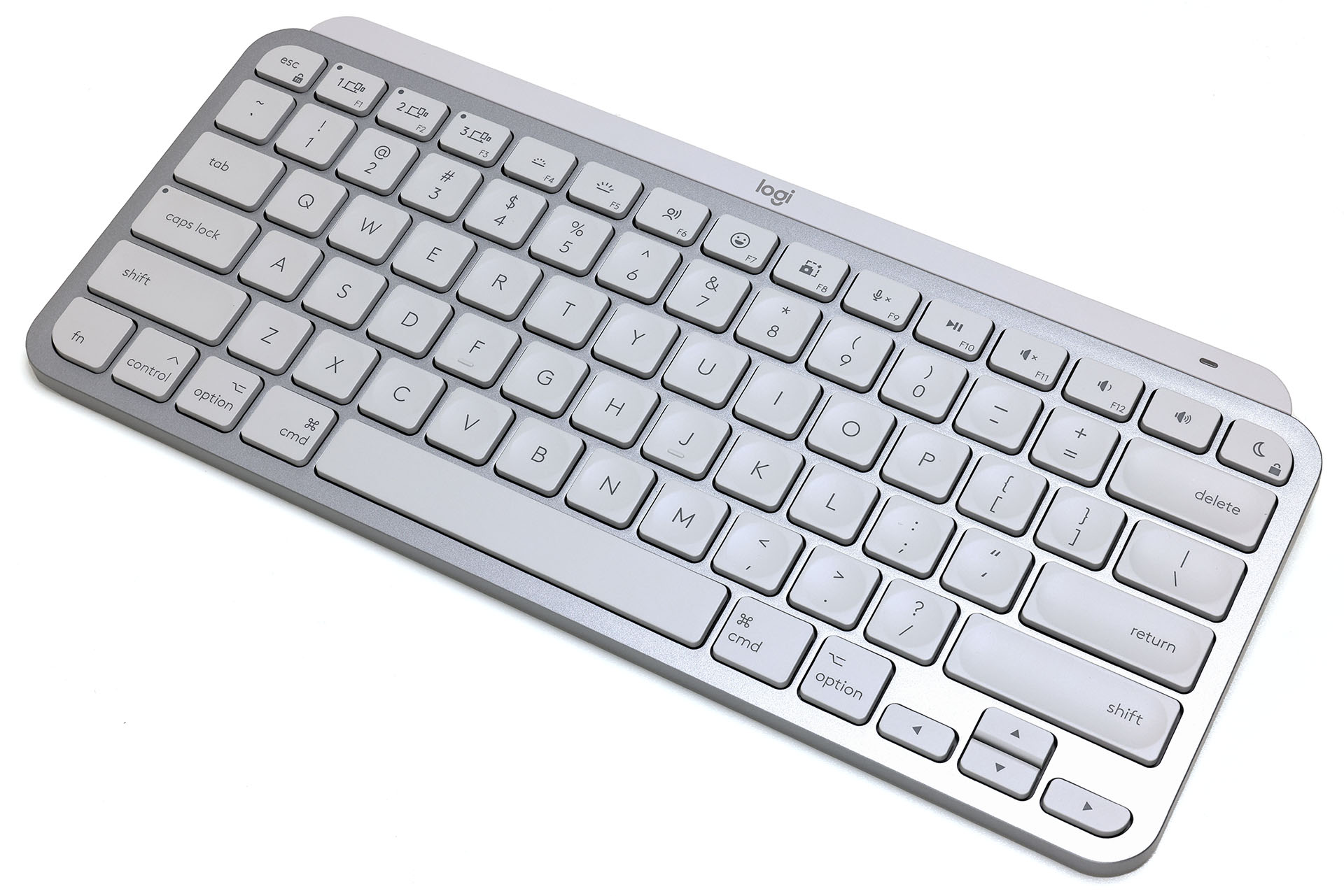 ロジクール「MX KEYS MINI for Mac」は2022年8月18日発売。直販価格は1万5950円だが、原稿執筆時点では直販サイトで10％オフクーポンが配布されていた。まだ配布されている場合、1万4355円で買えるョ！