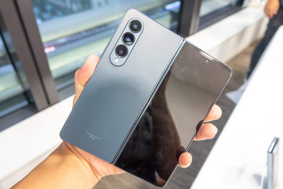 スマートフォン本体 Galaxy x fold4 Amazon.com: SAMSUNG Galaxy Z Fold 4 Cell Phone, Factory