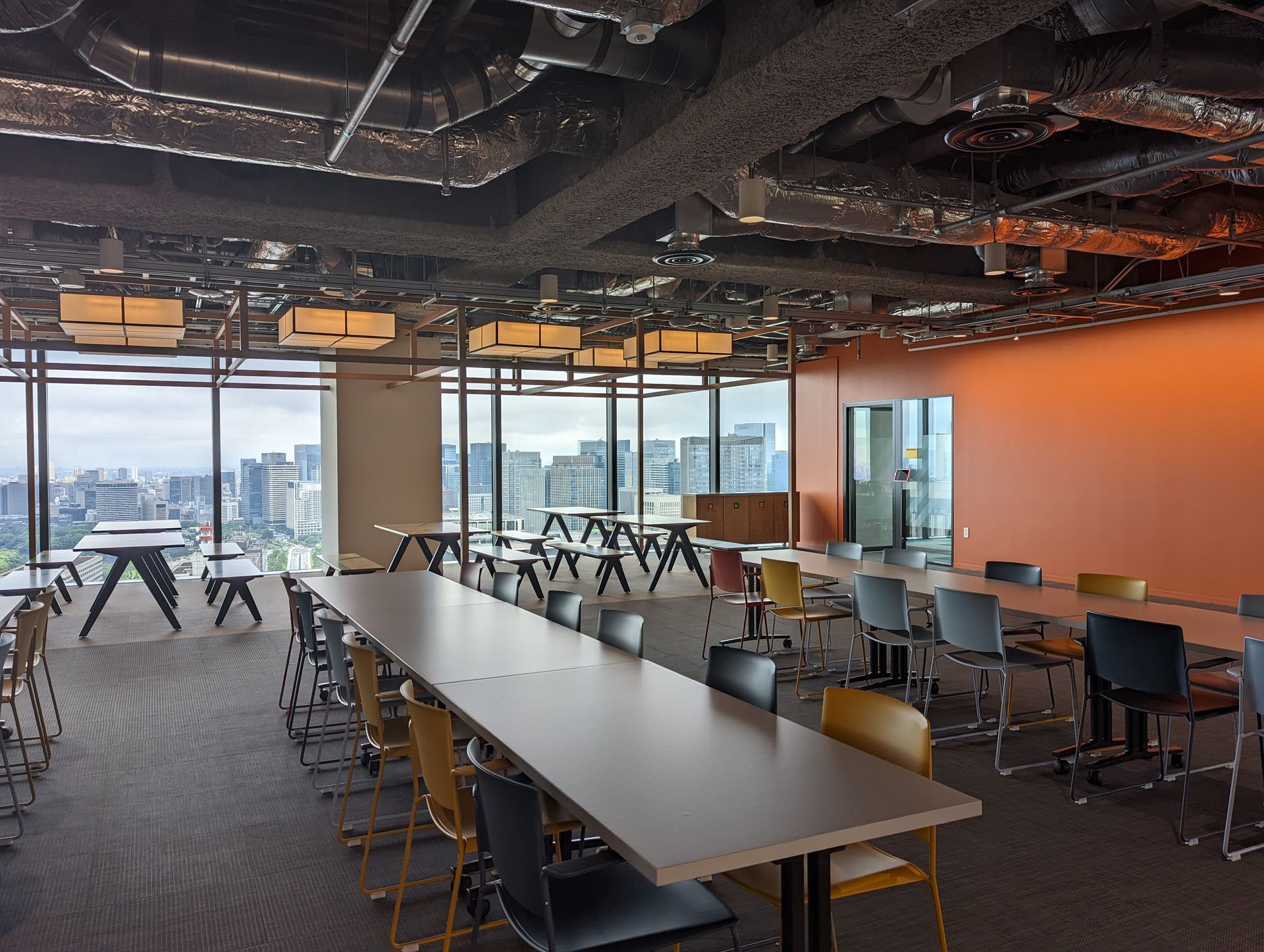 社員食堂の雰囲気