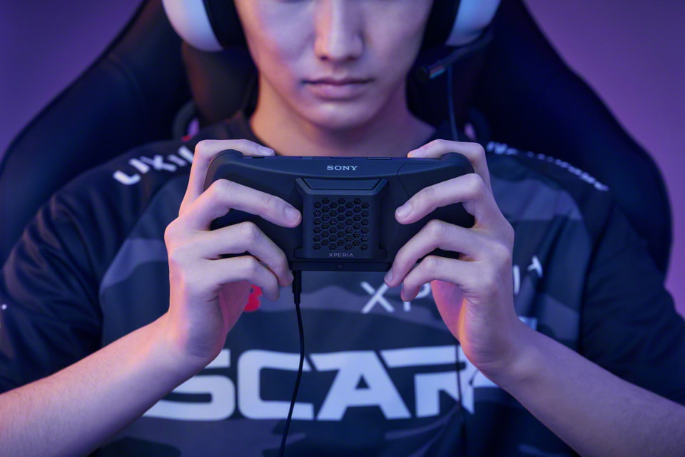 ドコモからXperia 1 IV専用ゲーミングギア「Xperia Stream for Xperia