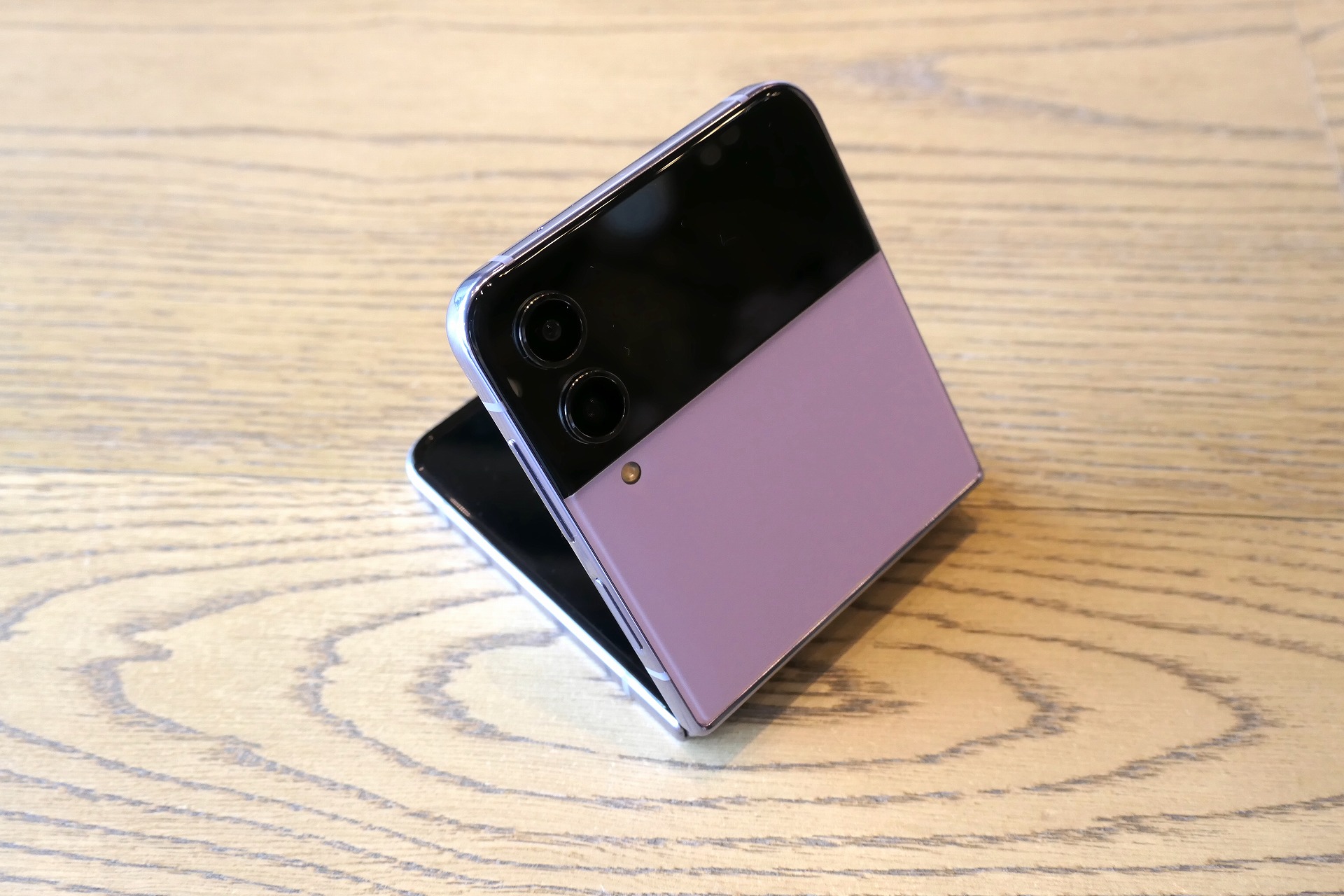 ずっと気になっていて、ようやく購入を決めた「Galaxy Z Flip4」