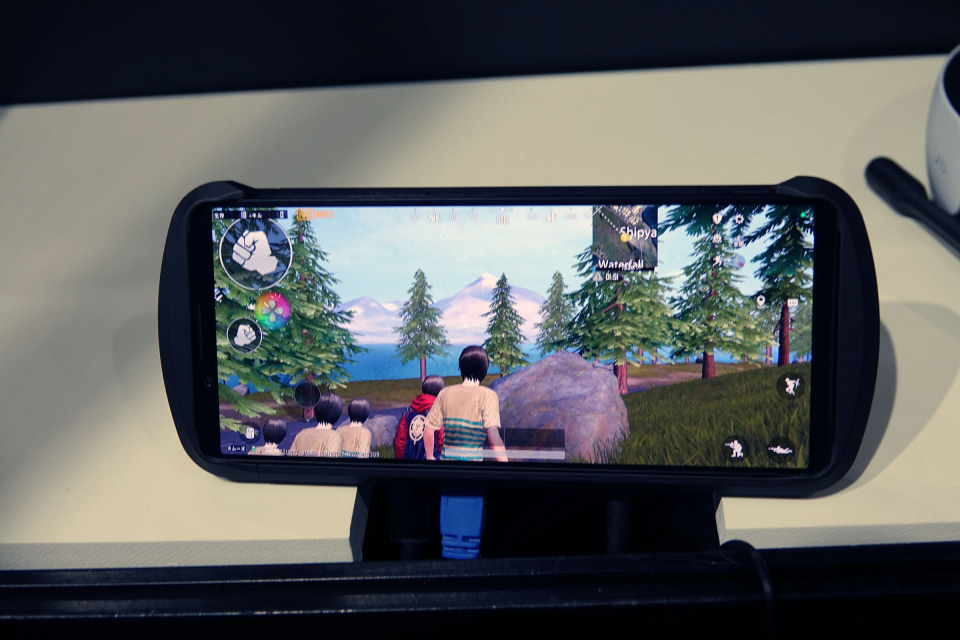 ゲーミングギア「Xperia Stream」クイックフォトレビュー