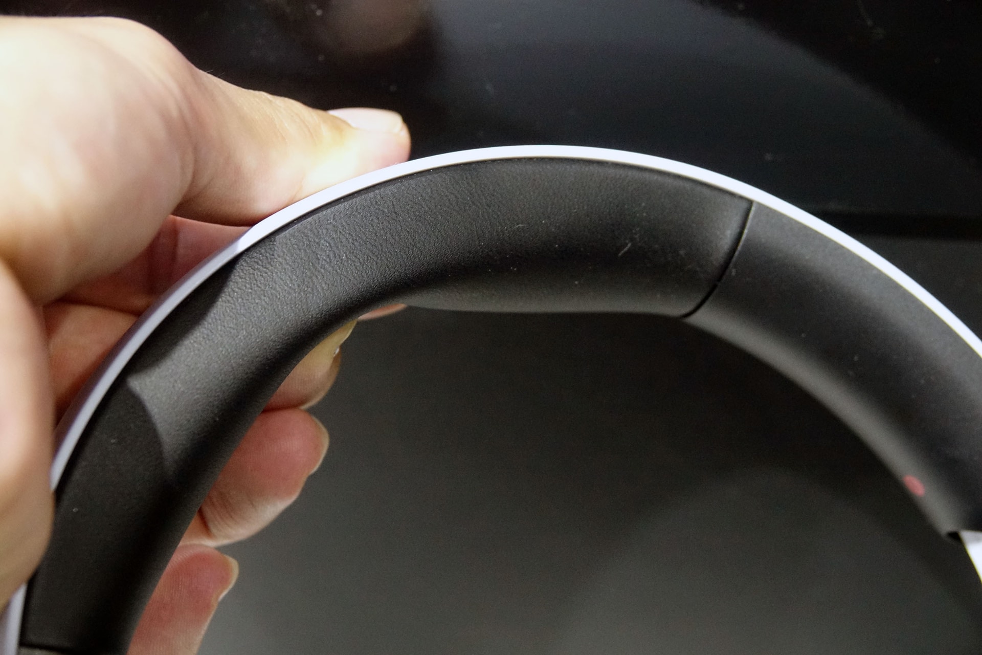 頭がかかる部分もやわらかく長時間の装着でも痛くなりにくい