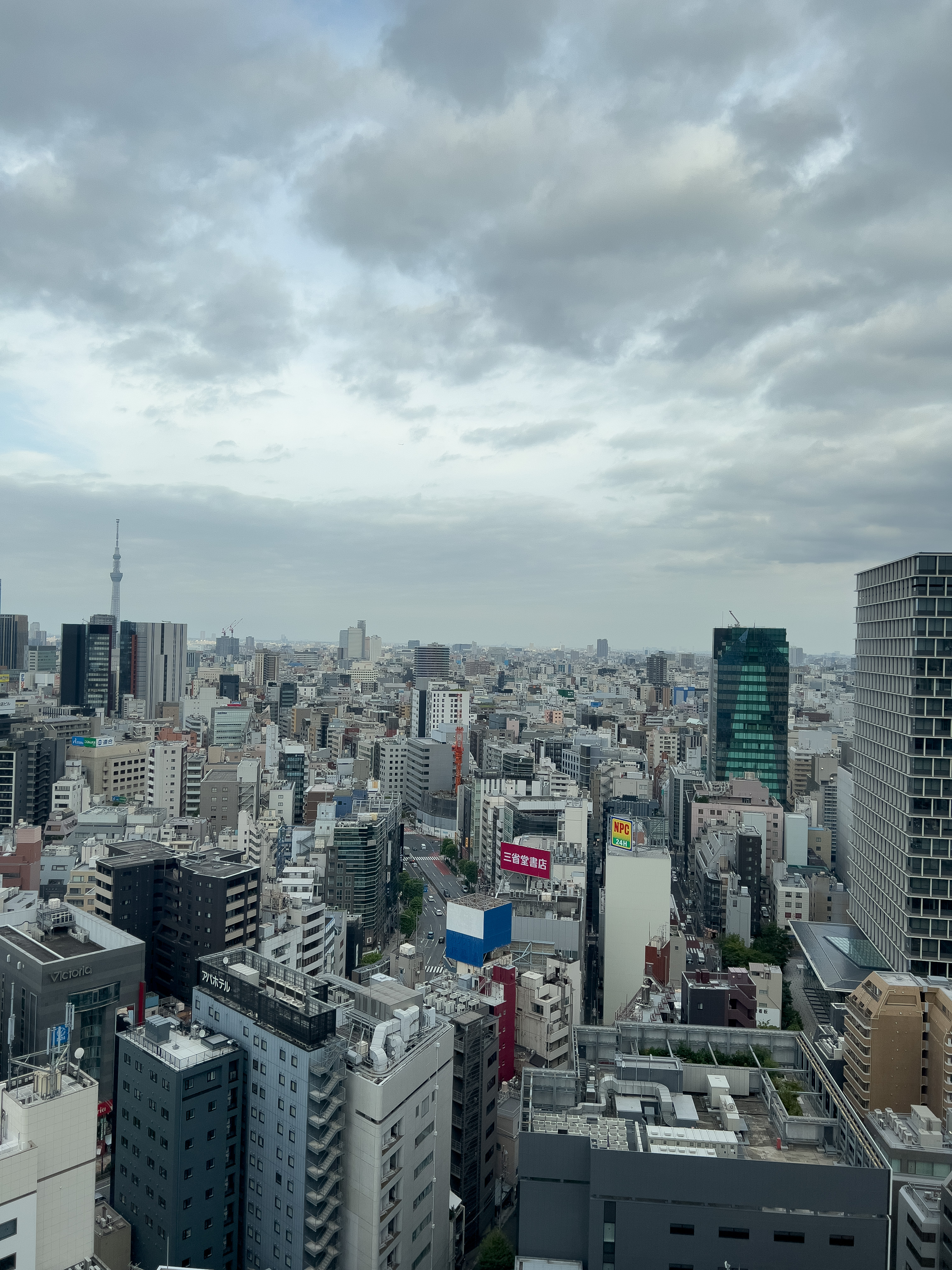 iPhone 13 Proによる広角カメラの写真。明るい昼間はノイズも少なく、大きな差は出ない模様