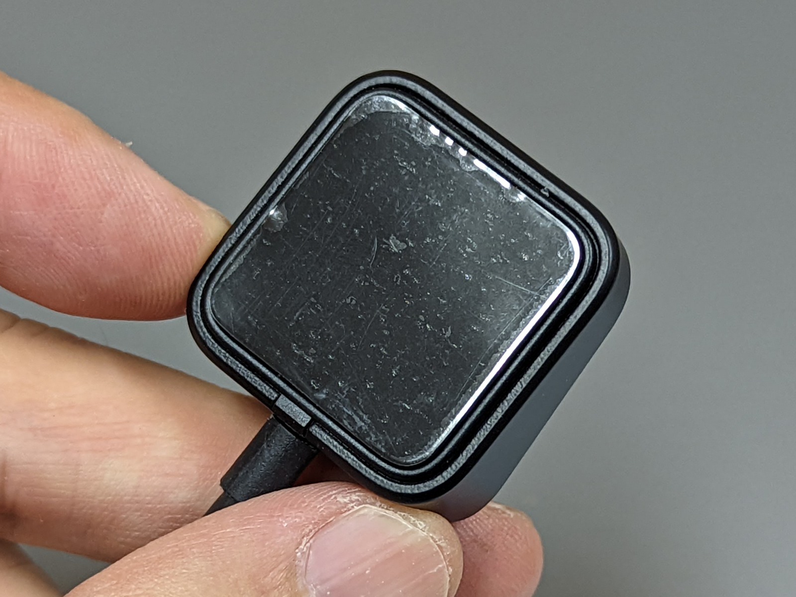 裏面には滑り止め加工が施されておりシートを剥がして使用する