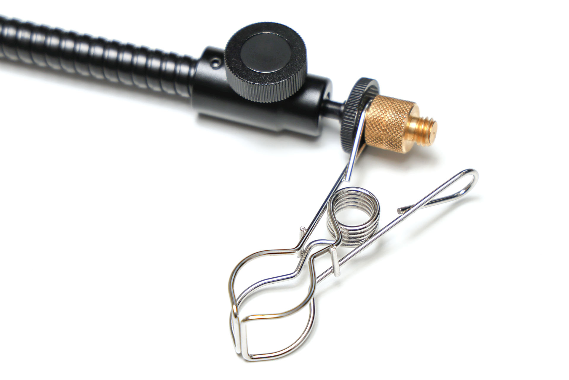 フレキシブルアーム先端の雲台にパーツをセット