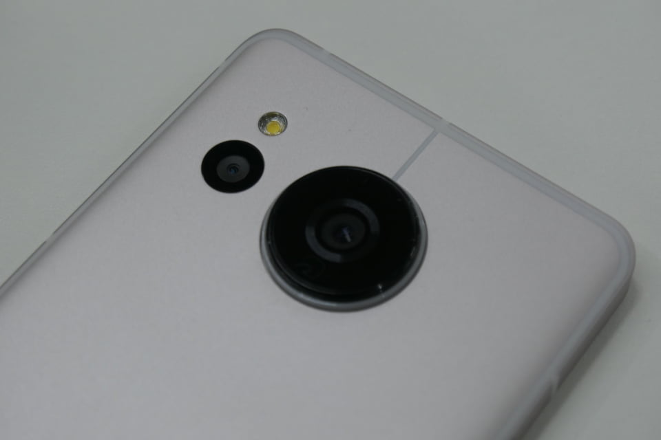 シャープから「AQUOS sense7 plus」、120fpsの動画再生や高音質