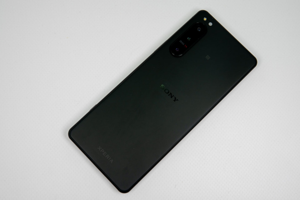ソニー「Xperia 5 IV」レビュー――フラッグシップ級のカメラ技術で