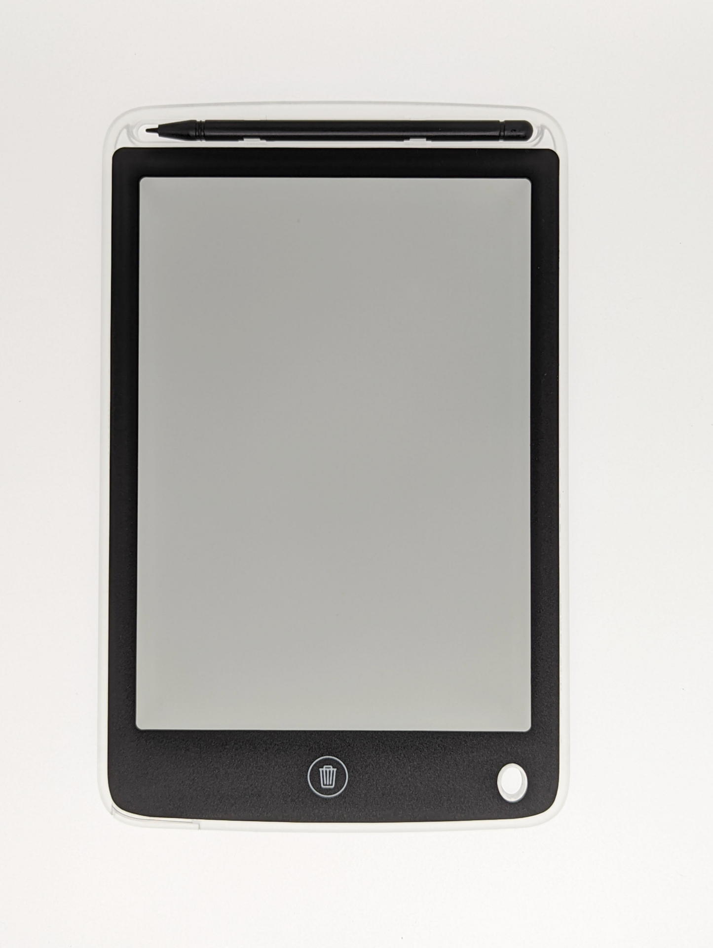 黒いフレーム以外は全身トランスペアレント