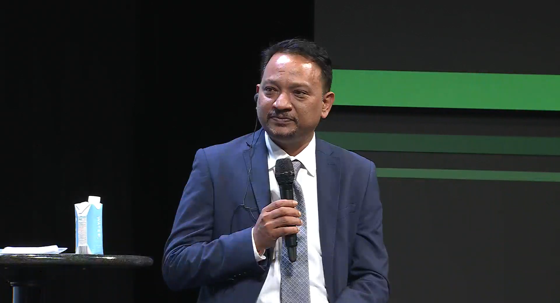 スリオアストーア氏