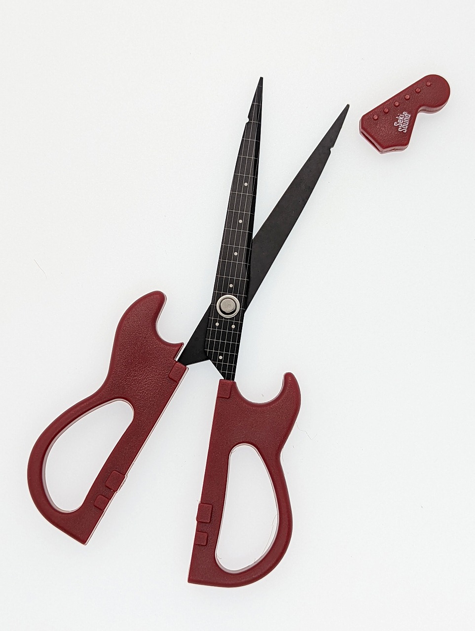 ヘッドストック（キャップ）を取り外すとシャープな刃先が現れる