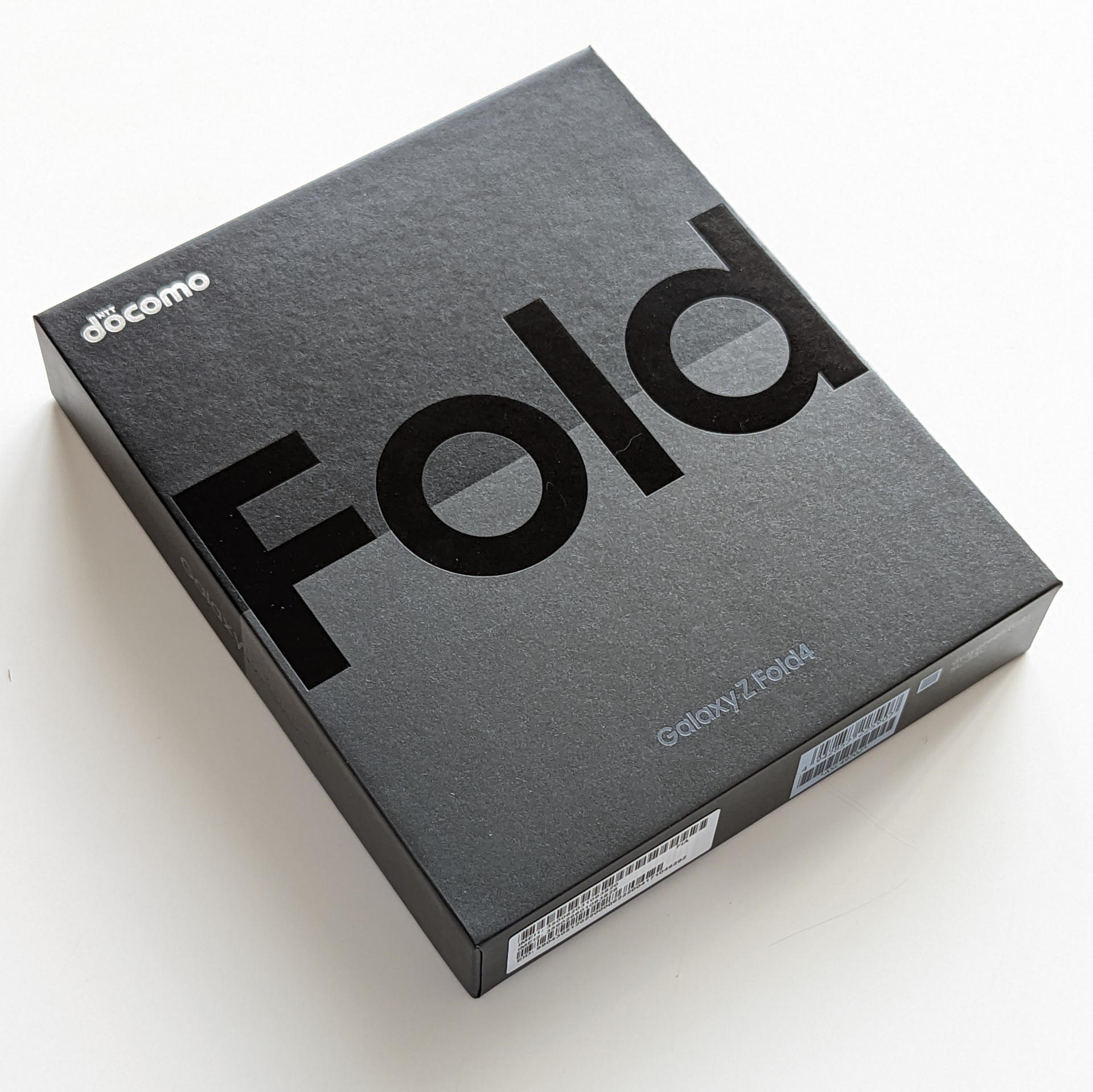 初代や2代目に比べてパッケージはよく言えばシンプル