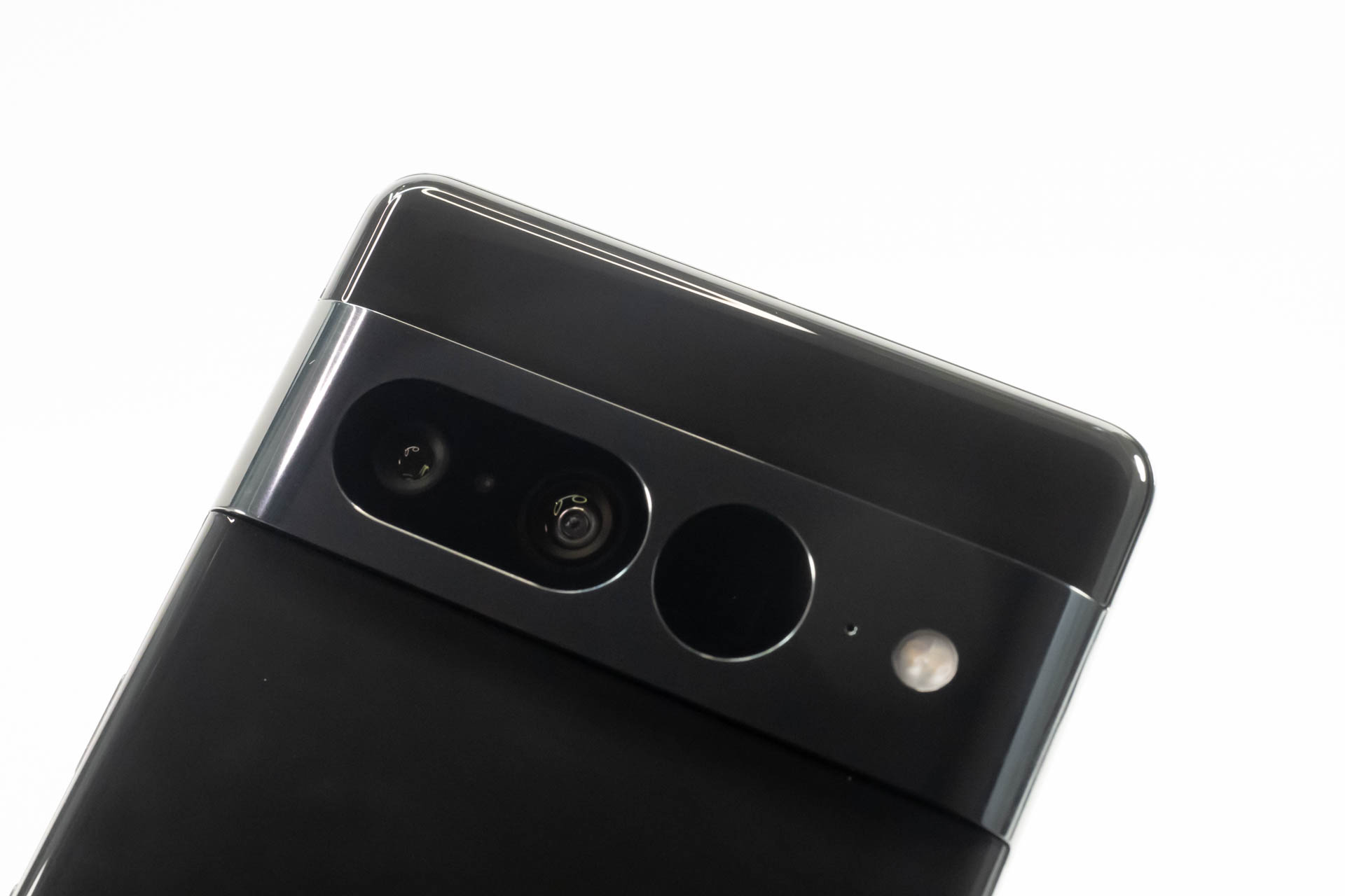 カメラはトリプル仕様