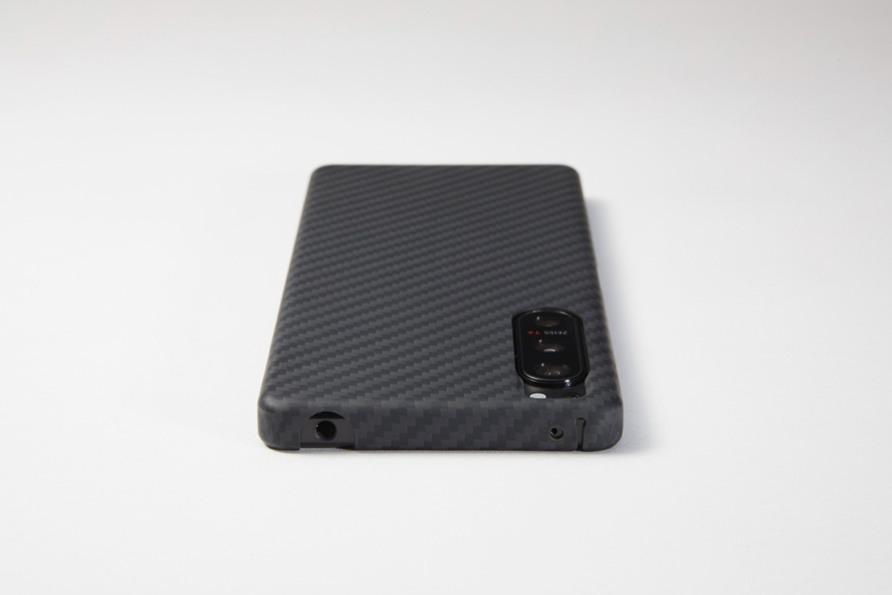 Xperia 5 IV」用アラミド繊維製ケースとディスプレイ保護ガラス
