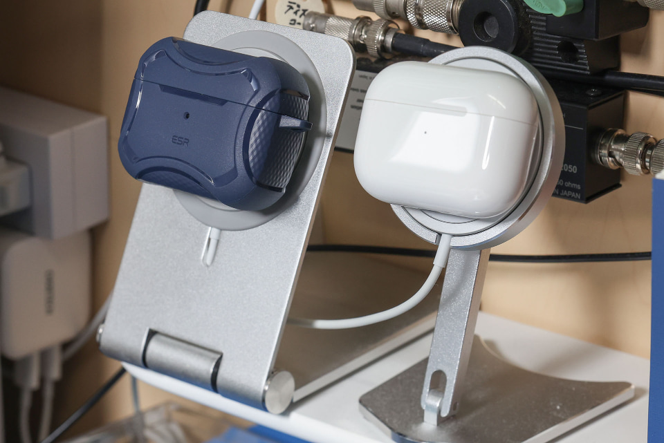 z*y様 AirPods Pro（第2世代）Lightning充電タイプ Airpods pro 第2世代 Lightning(ライトニング)充電モデル