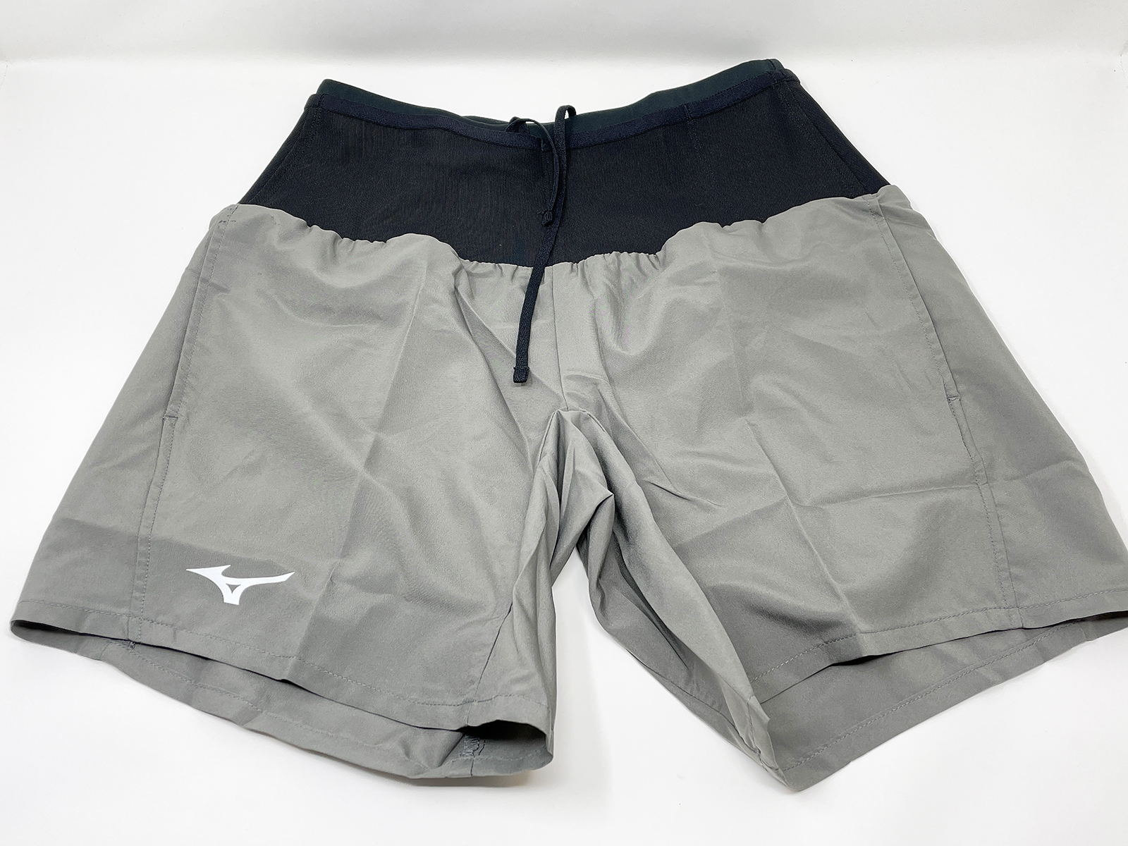 ミズノの「マルチポケットパンツプラス」。ランナーからの要望を取り入れて制作された商品とのこと。