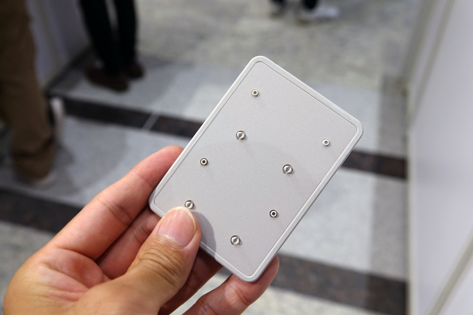 写真で見る「Zenfone 9」、全4色のラインアップと注目機能をチェック