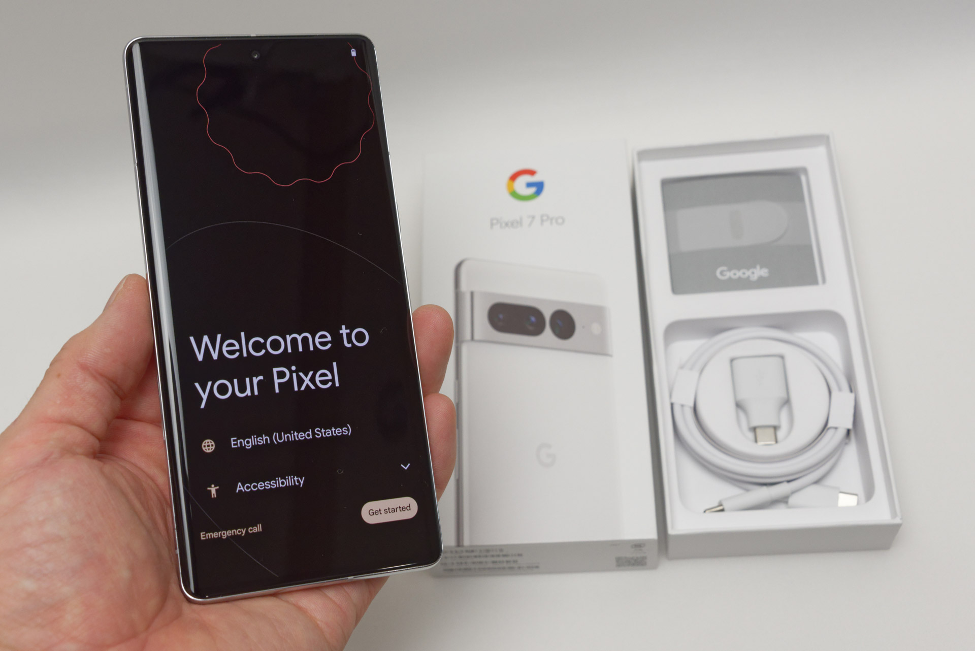 とりあえず箱から出しただけ。クリーンインストール派なので旧端末からの移行は手作業でやるつもり