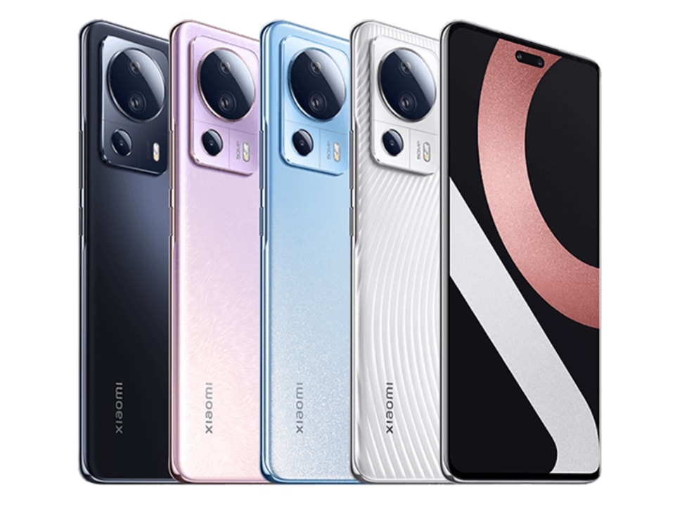 最強セルフィースマホや折りたたみスマホが2機種登場 - ケータイ Watch 最強セルフィースマホや折りたたみスマホが2機種登場 - ケータイ Watch