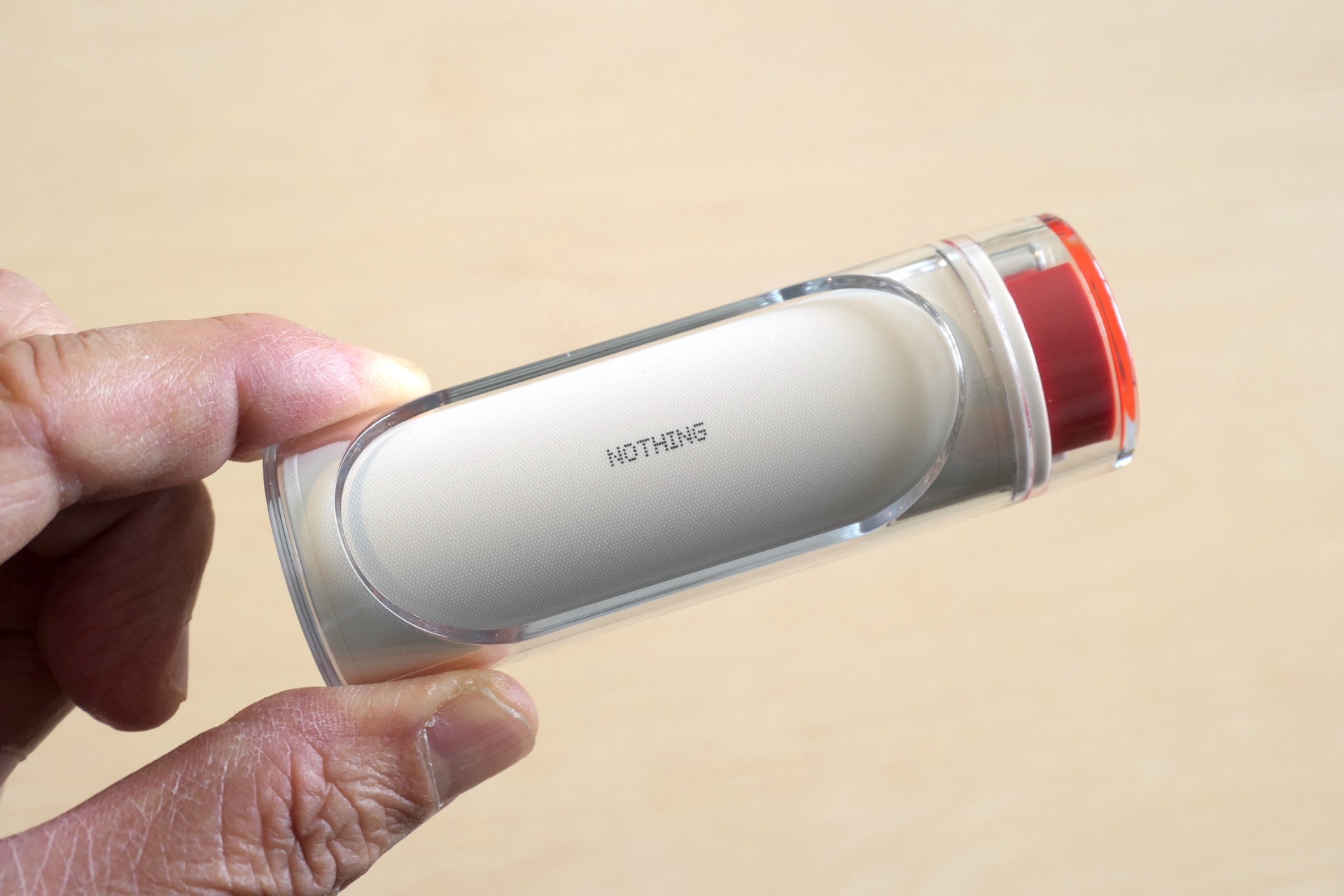 充電ケースを閉じた状態