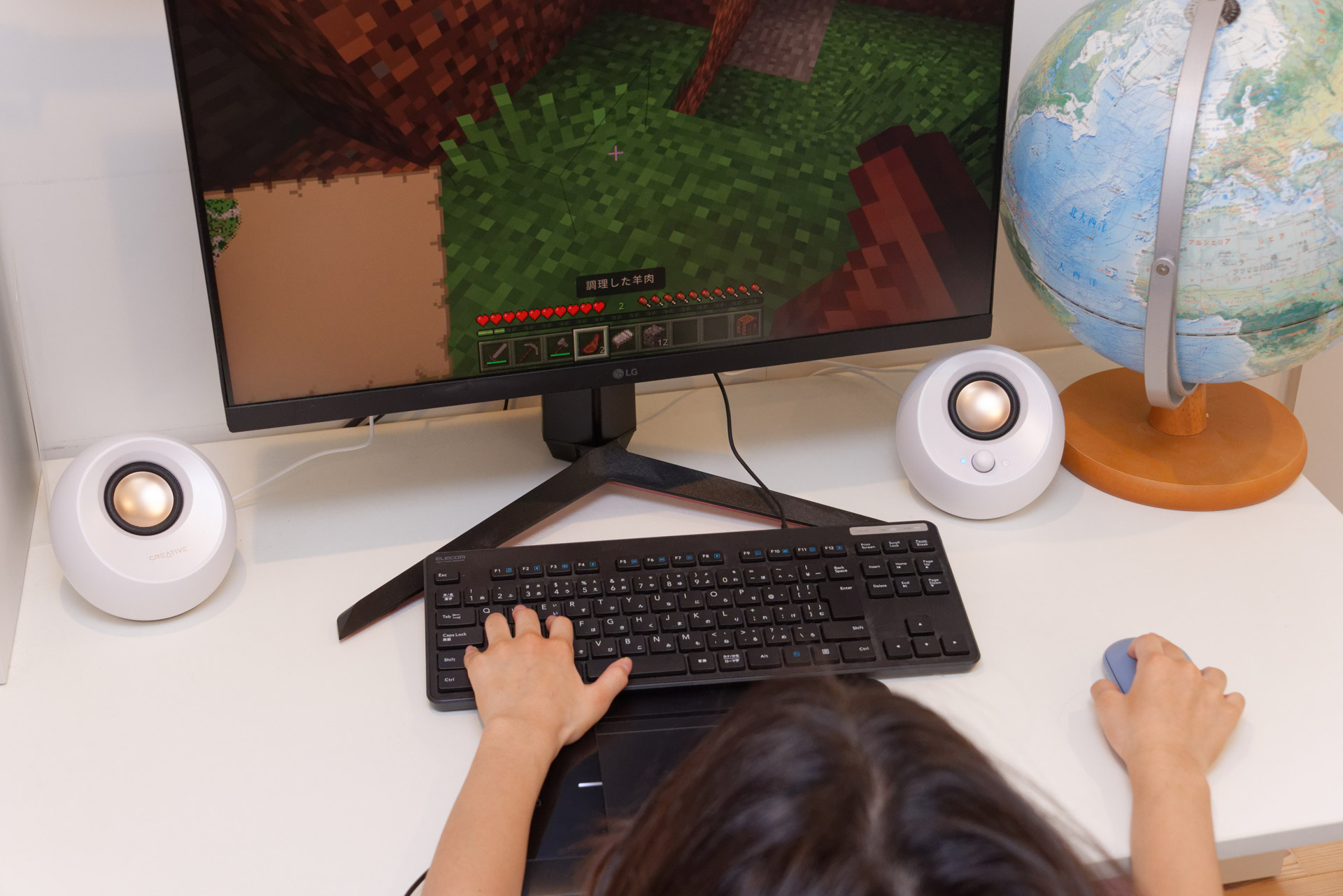 子供が使っているデスクに置いたらサイズ感はバッチリ