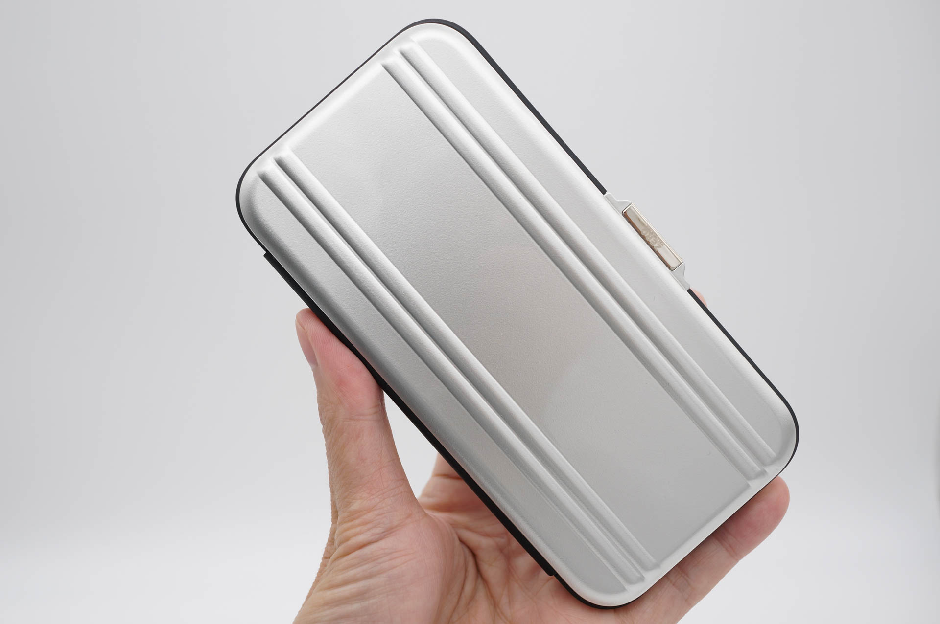 ZERO HALLIBURTON Hybrid Shockproof Flip Case