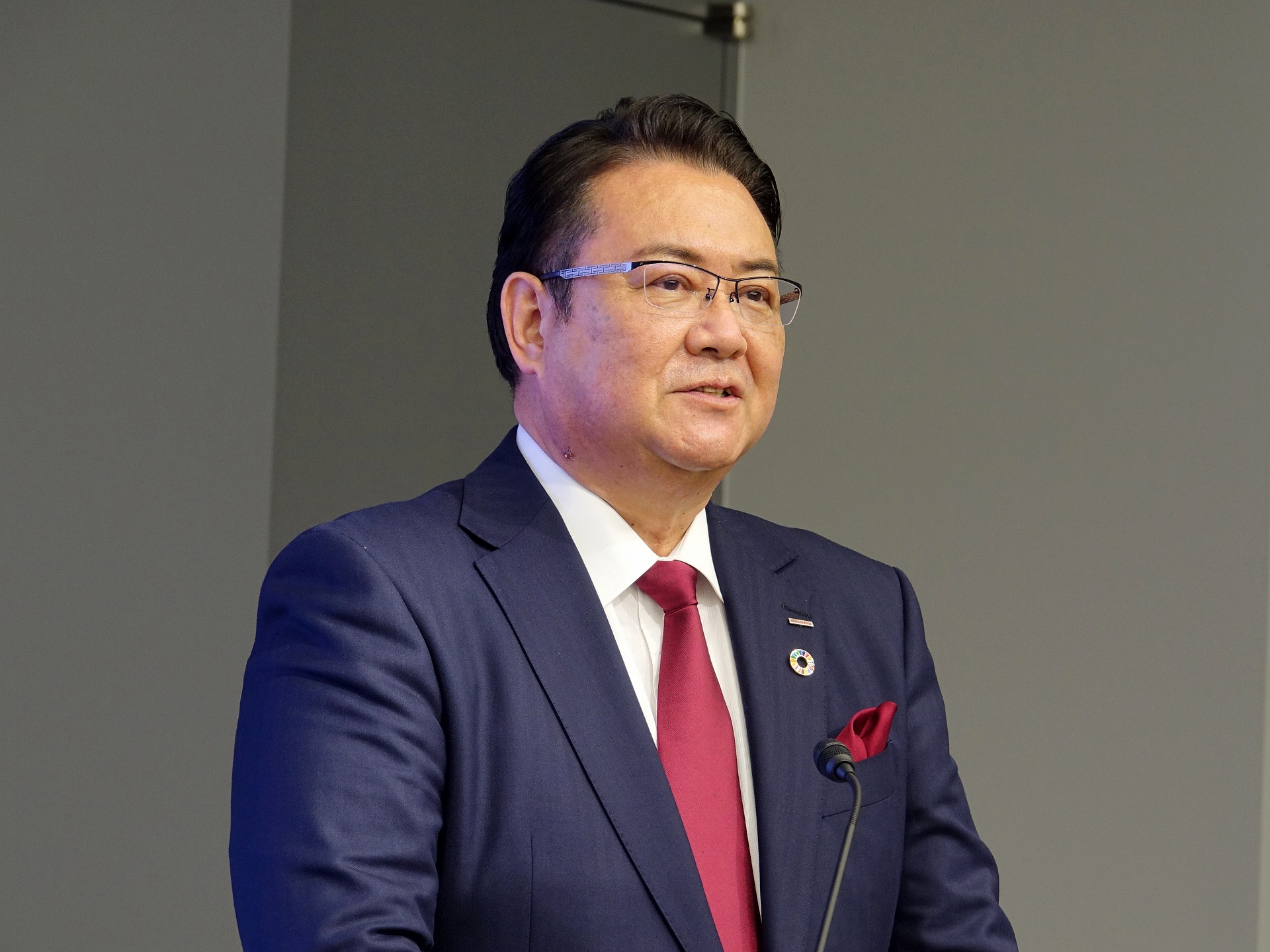 ドコモの井伊基之社長