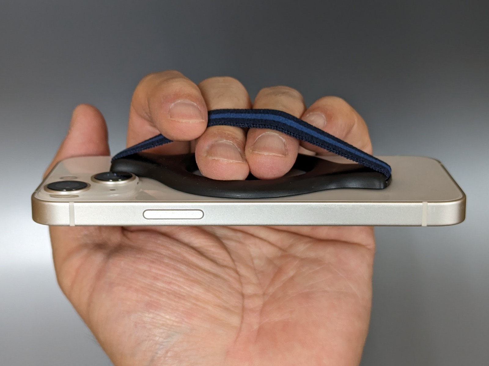 吸着力は強く、勢いよく振ったりしない限りは脱落の心配はない