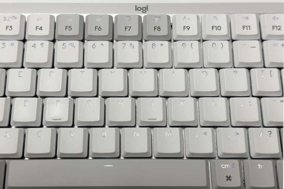 Appleデバイス向けメカニカルキーボード、ワイヤレスでコンパクト