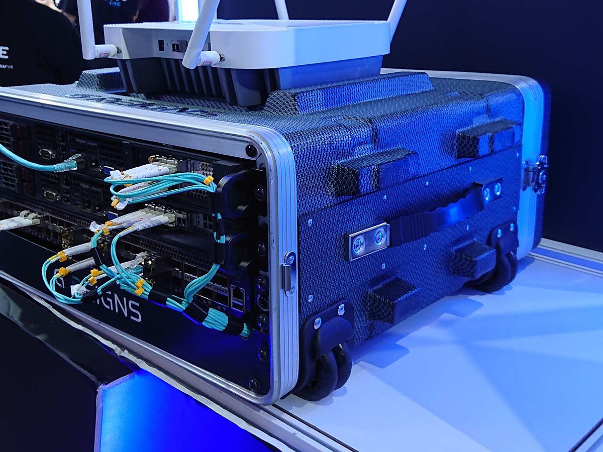 スーツケース型の外観。このまま持ち運びできる