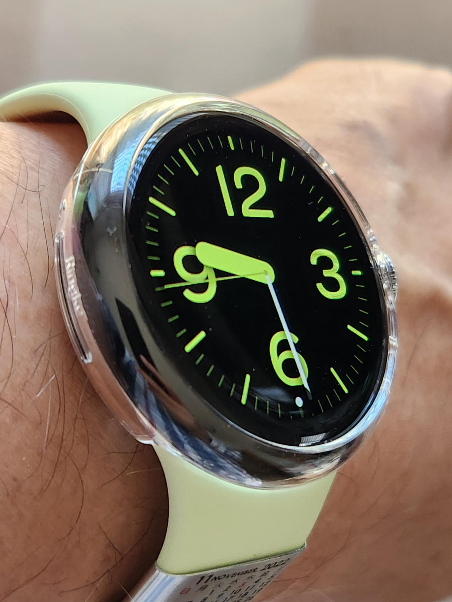 クリアモデルはオリジナルの雰囲気は多少残るが反射が違うのでプロテクター感が出てしまう