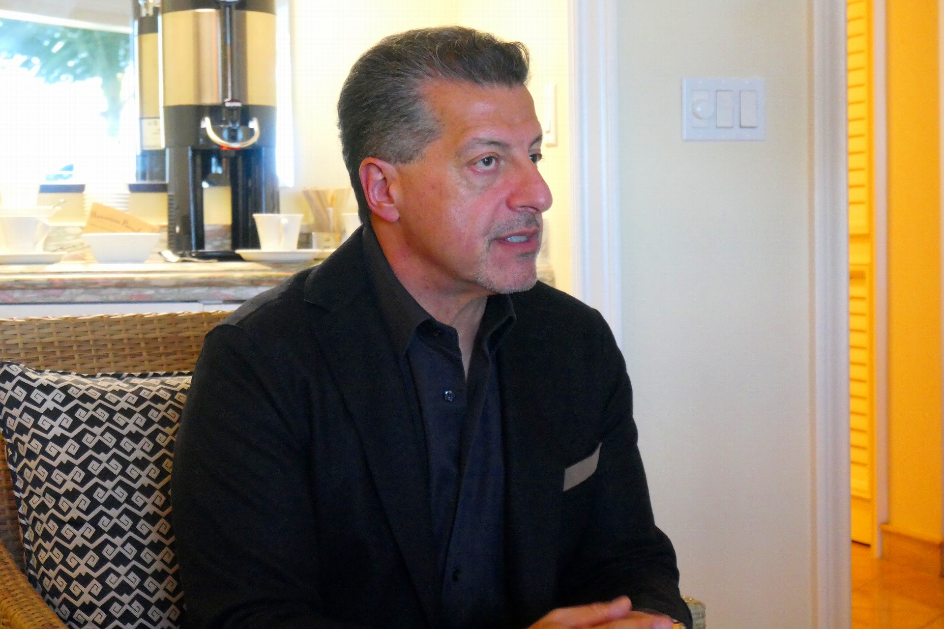 カトージアン氏