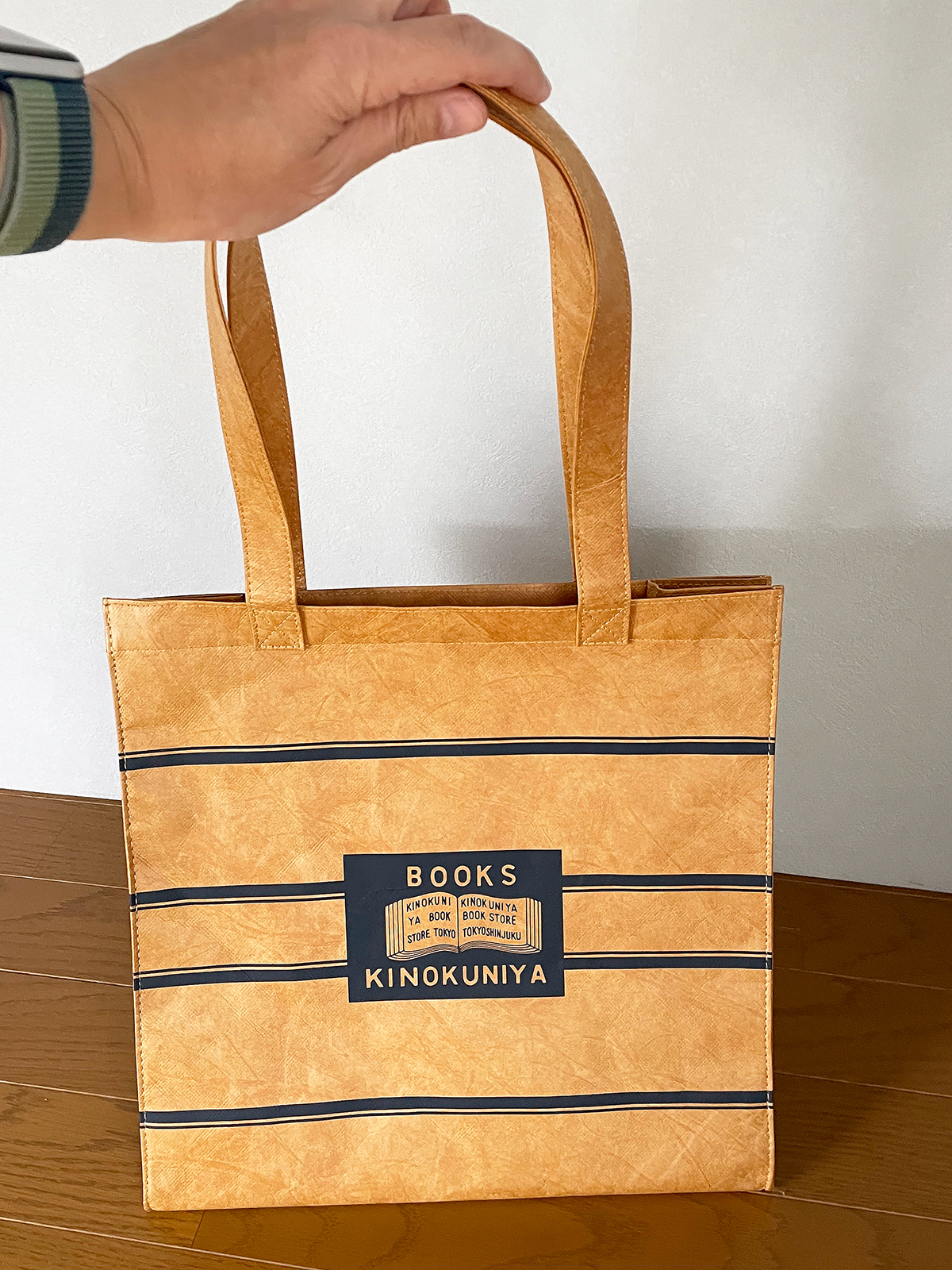 スクエアトート。しっかりとした作りのトートバッグです。