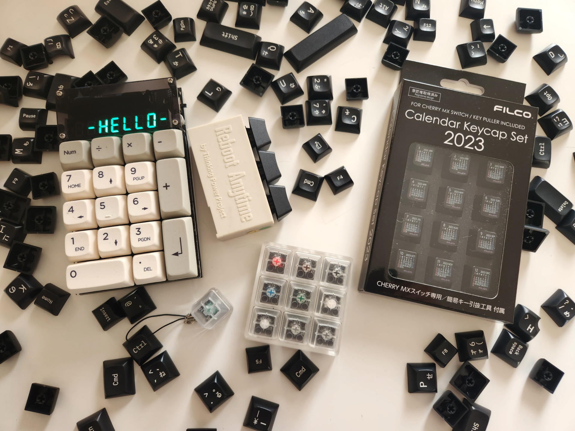 あとカレンダーキーキャップセット2023の対象となるのはガジェット系ばかり