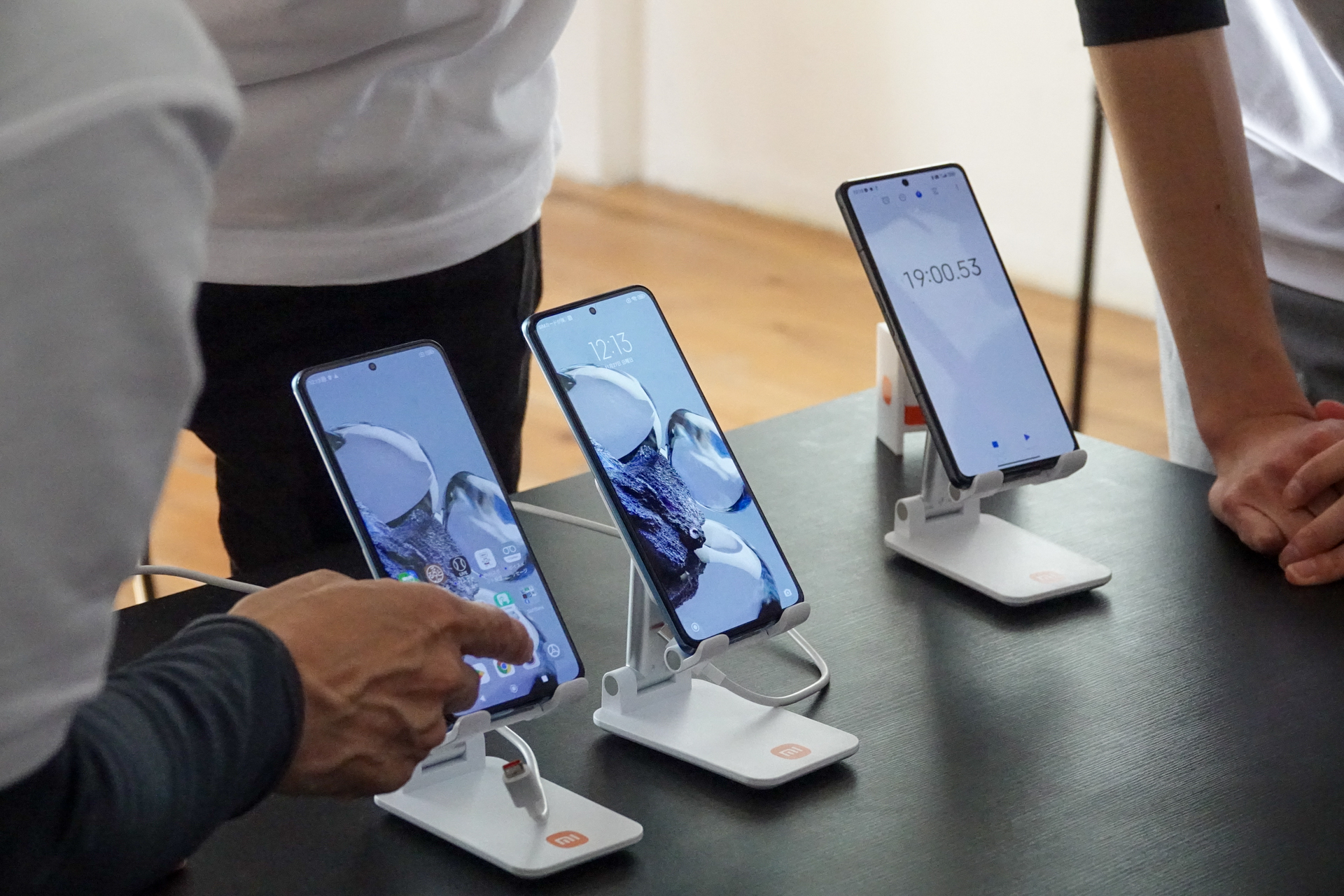 充電を試す様子