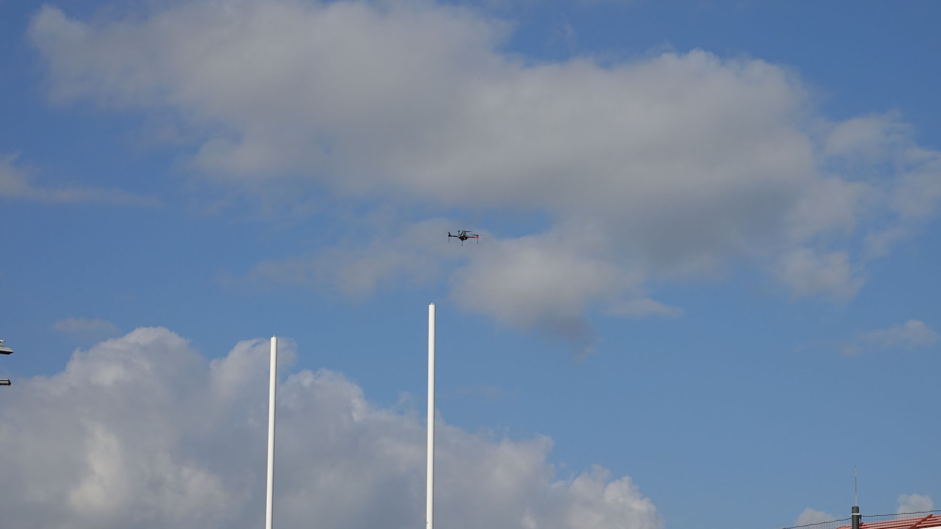 ポールの間を移動