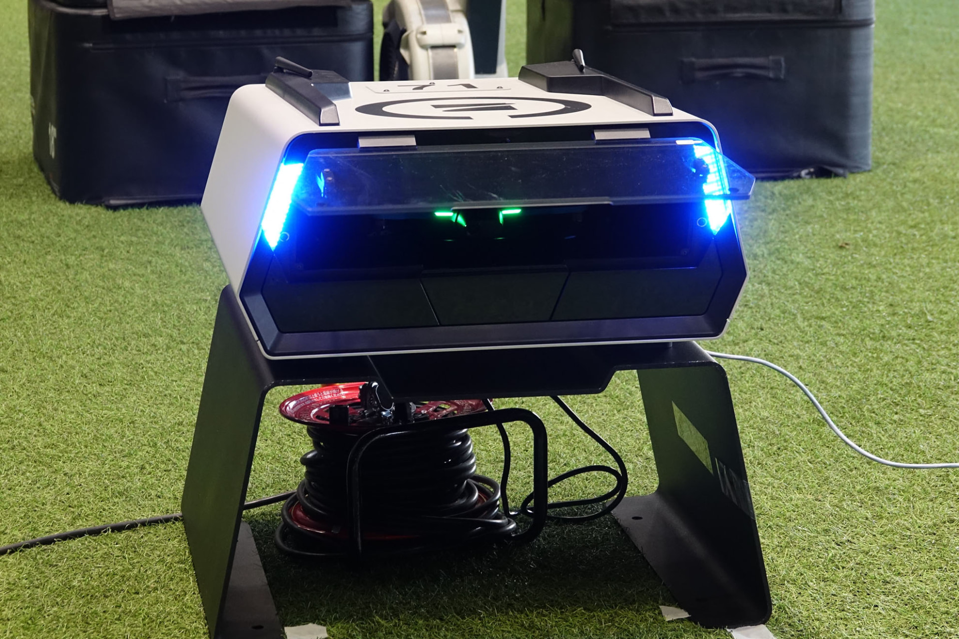 巡回を終えたドローンは、自動でドックに入る