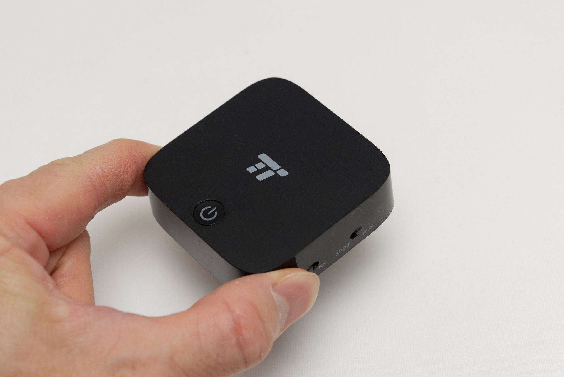 TaoTronicsのBluetoothトランスミッター＆レシーバー。後継機種もあるが、国内では入手しにくくなってしまった