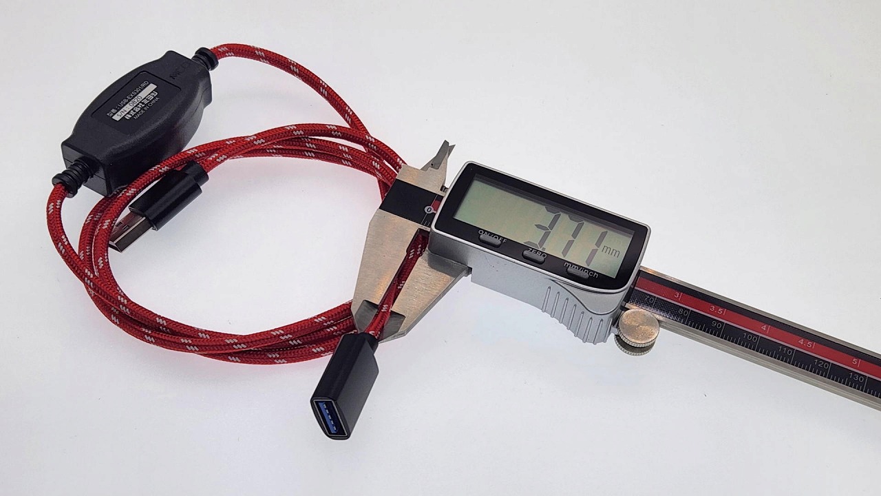 なんとスイッチ付きUSB延長ケーブルの方がケーブル直径は細い