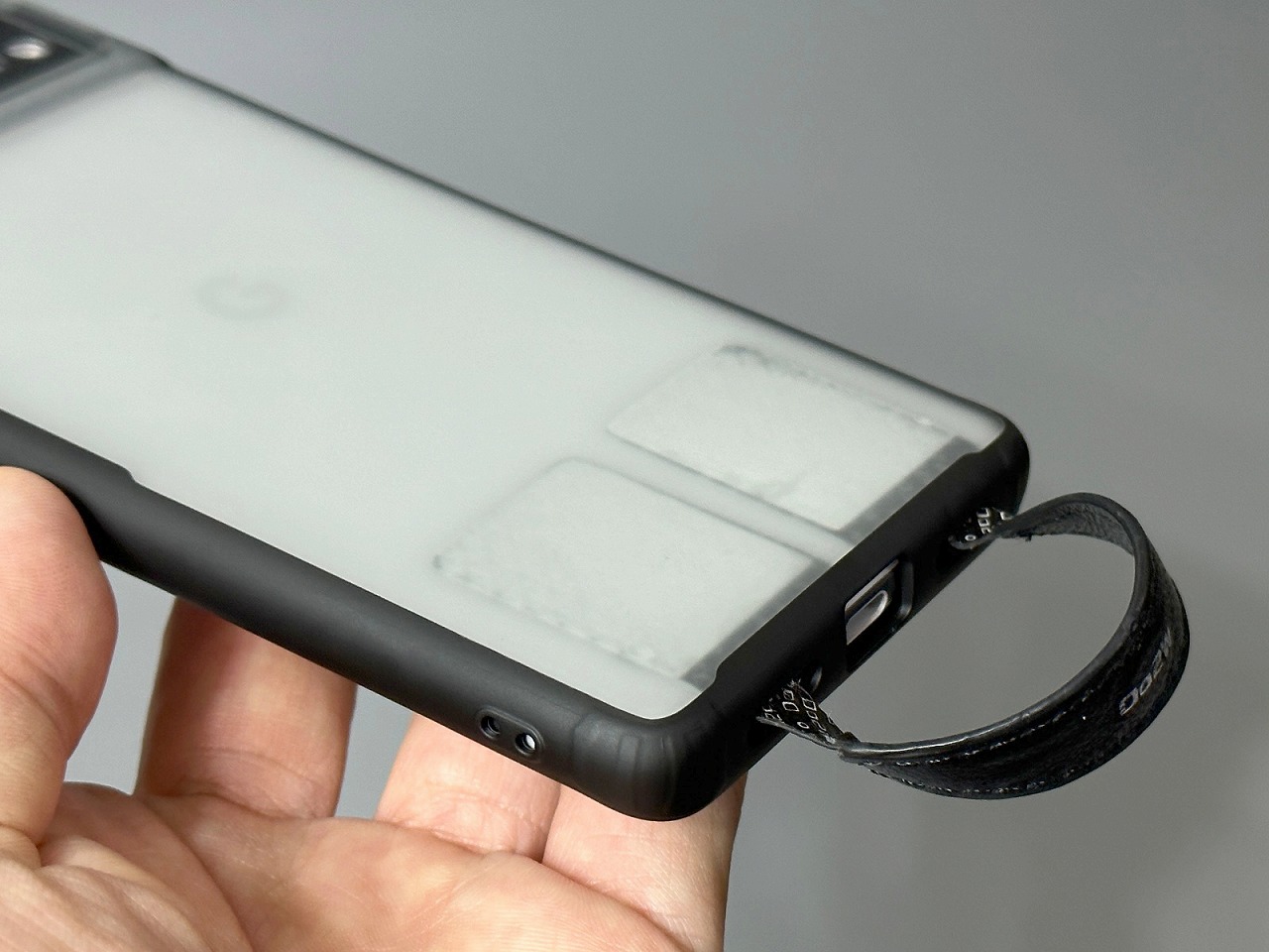 ストラップは半周ねじれているが、これが正しい状態