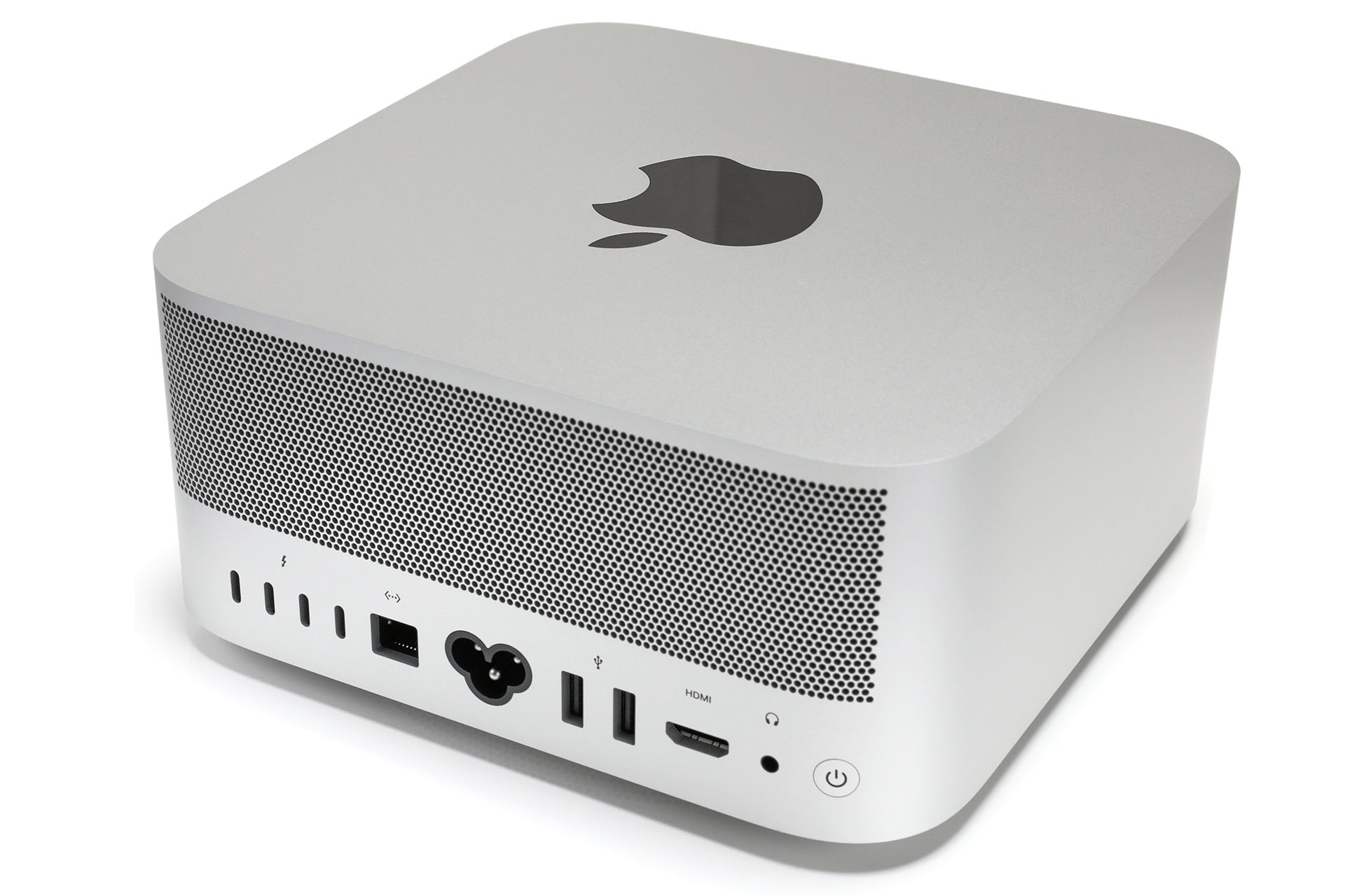 Mac Studioの後方にある排気口。排気口というより無数の穴が開いた排気パネルって感じ？