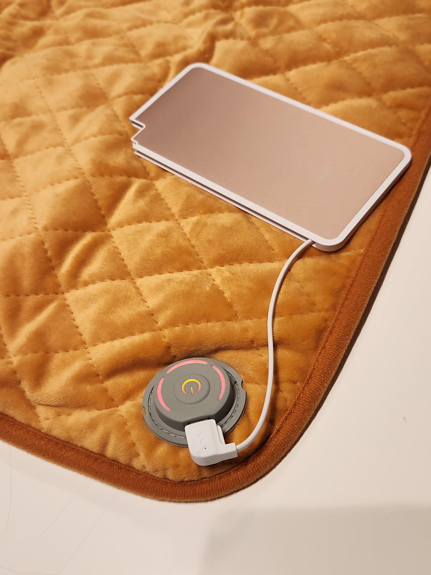 DAISOで購入したマクセル製は2A以下の掟破りのスペックながら強モードでの連続駆動時間は48分と健闘した