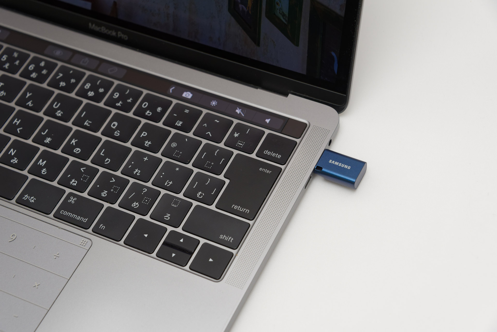 最近は周囲でもType-Cポート搭載のノートパソコンをもつ人ばかりになった